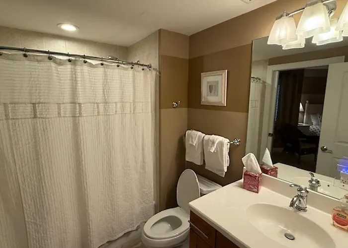 Holiday home Ocean View Steps From The With Balcony Wifi Ac & Shared Pool *