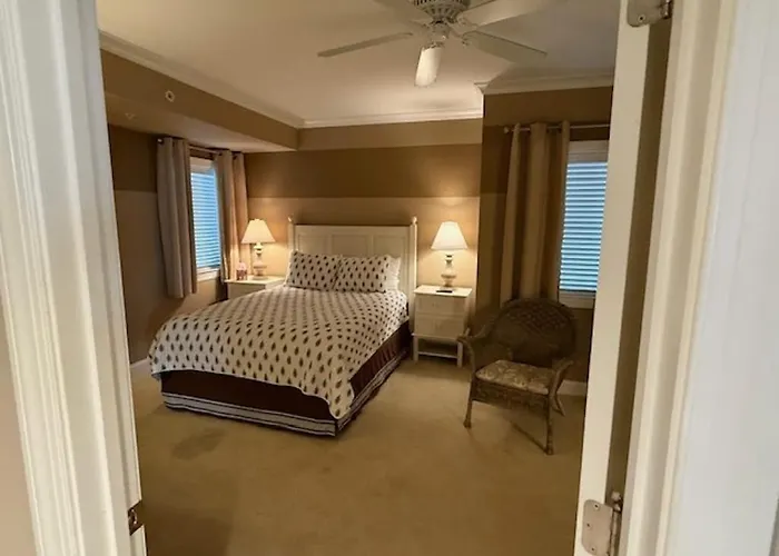 Holiday home Ocean View Steps From The With Balcony Wifi Ac & Shared Pool